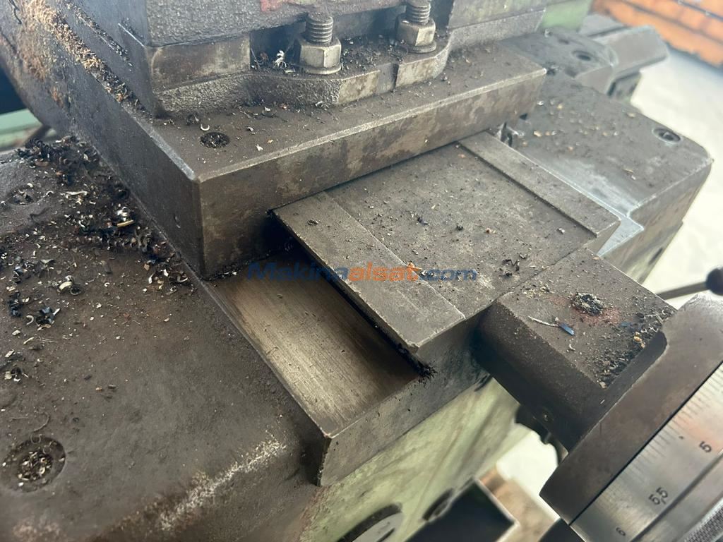 Satılık ikinci el TOS SN40 1 METRE TORNA Universal Torna makinesi