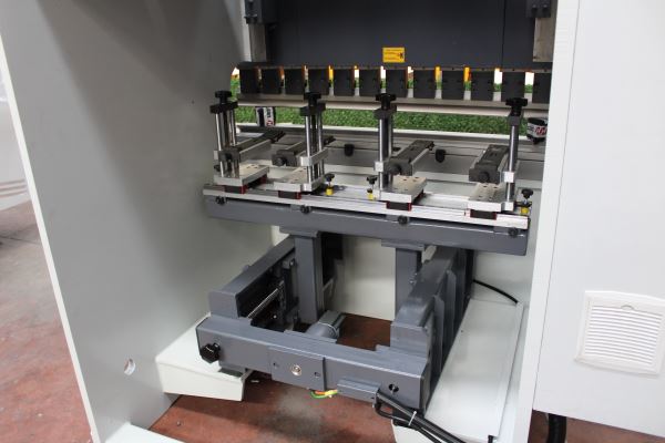 HİLALSAN 1,5 METRE 70 TON CNC ABKANT PRES