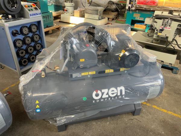 ÖZEN SIFIR ÜRÜN 300 LİTRE SIKIŞTIRMALI 12 BAR PİSTONLU KOMPRESÖR