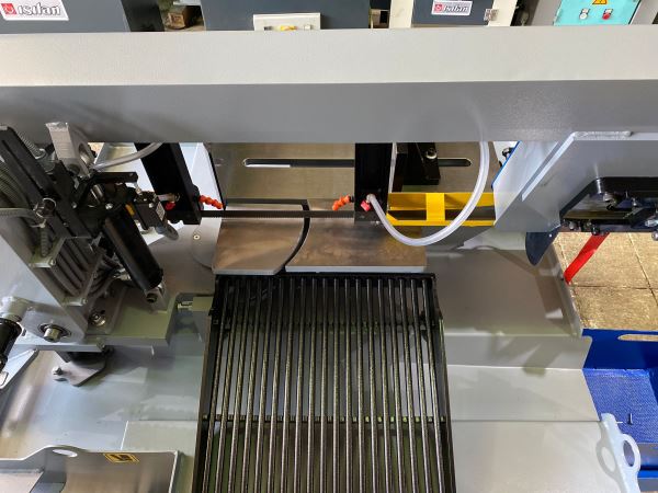 CUTERAL PSM 300 M YARI OTOMATİK ŞERİT TESTERE