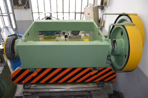 60 TON 1600 x 3 MM ABKANT CAKA