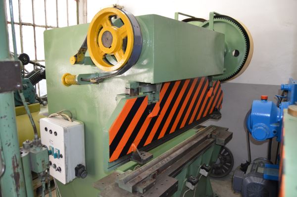 60 TON 1600 x 3 MM ABKANT CAKA