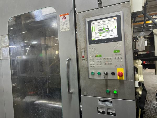 CHENDE 1000 TON 2011 MODEL SERVO PLASTİK ENJEKSİYON
