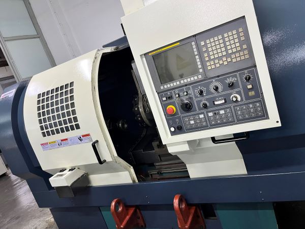 JOHNFORD C VE Y EKSENLİ 10İNÇ FANUC CNC TORNA