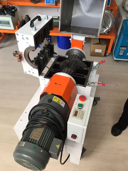Plastik Yolluk Kırma
