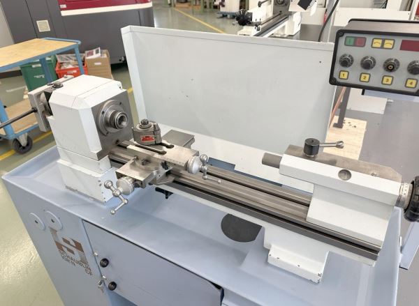 SCHAUBLIN 102N CF Masa Üstü Torna