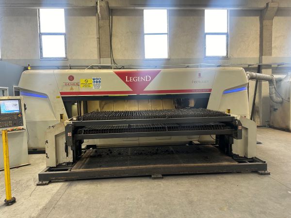 Presitech Pro Cutter IPG Dener 4 kW 3015 Yandan Yükleme 2018 Model Lazer