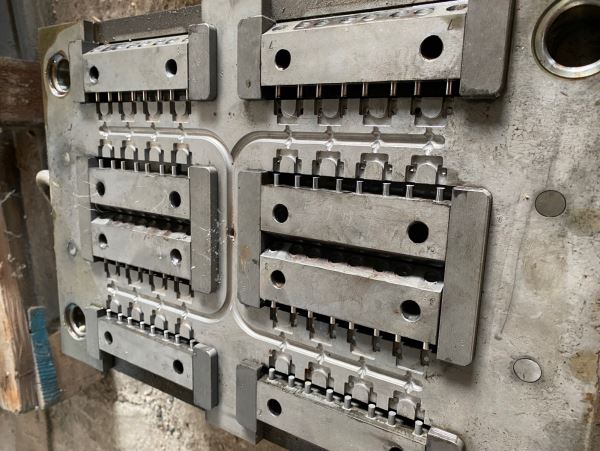 MUHTELİF PLASTİK ENJEKSİYON KALIPLARI