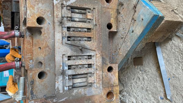 MUHTELİF PLASTİK ENJEKSİYON KALIPLARI