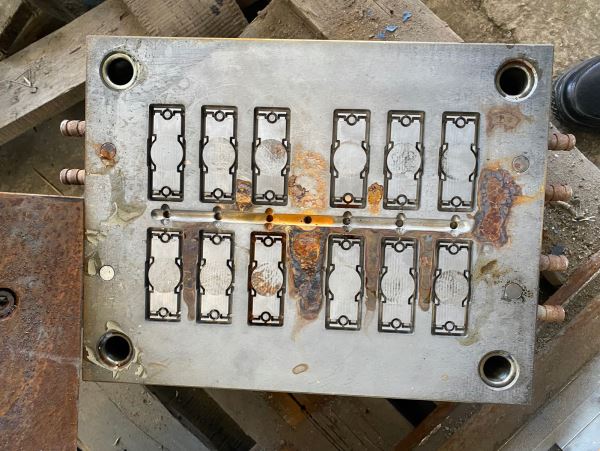 MUHTELİF PLASTİK ENJEKSİYON KALIPLARI