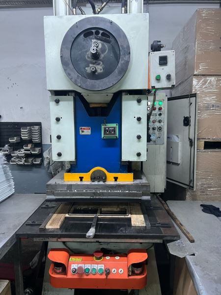 Powermac 45 Ton 8 Kızaklı Hava Kavramalı Pres