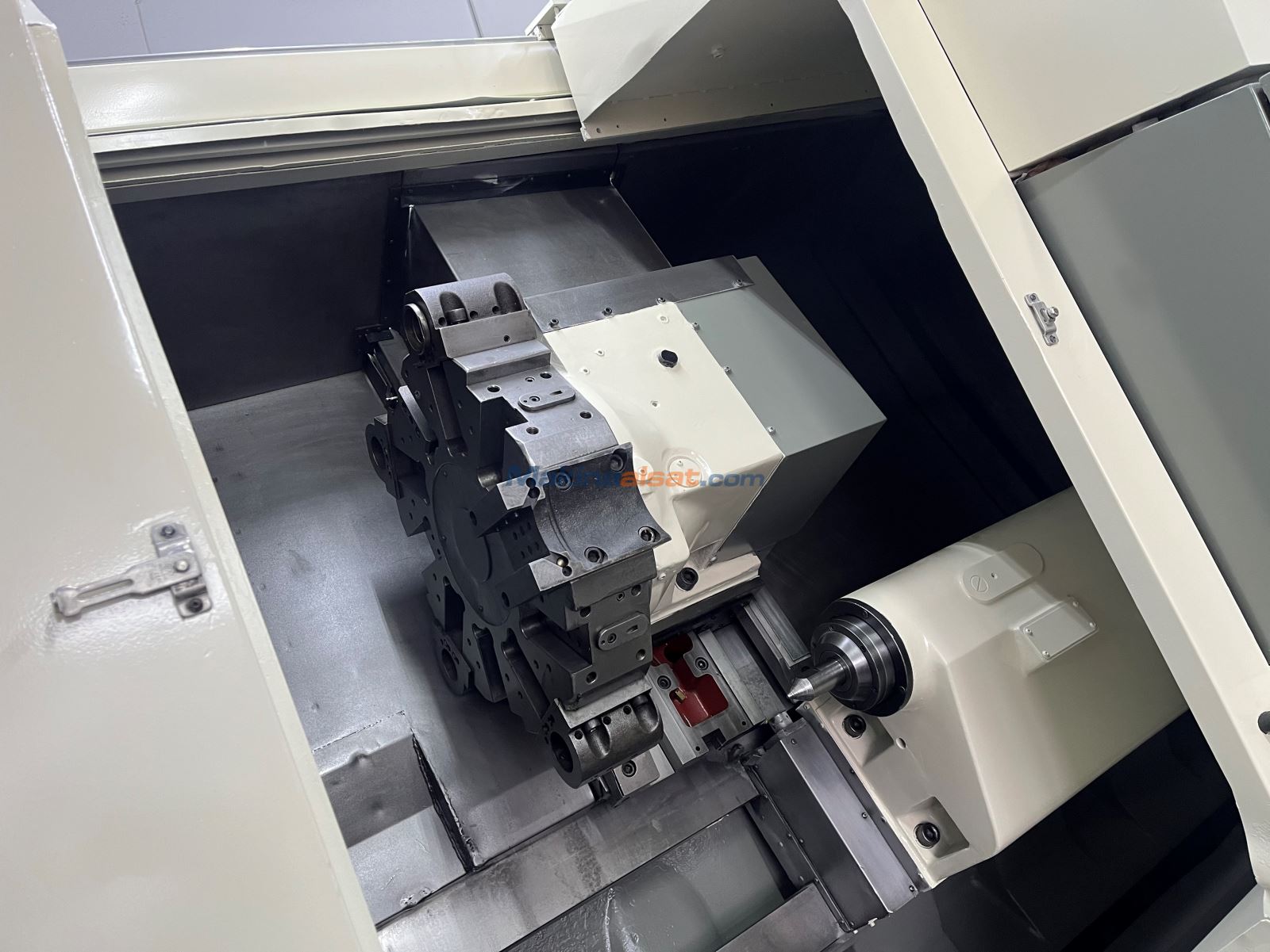 TAYVAN malı VİCTOR VT 46 x 1700 mm CNC TORNA