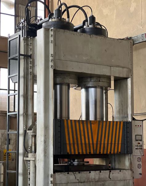 YAŞAR MARKA 1200 TON HİDROLİK ÇİFT PİSTONLU SIVAMA PRESİ