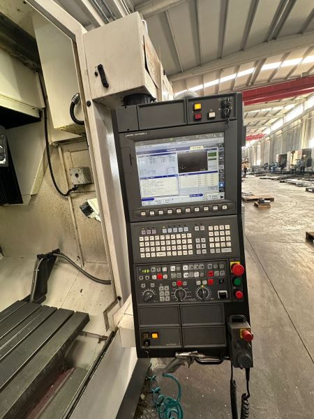 OKUMA GENOS M560-V-e CNC Dik İşlem