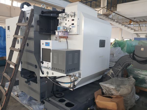 Stokta Hazır Favory VMC 855 CNC Dik İşlem