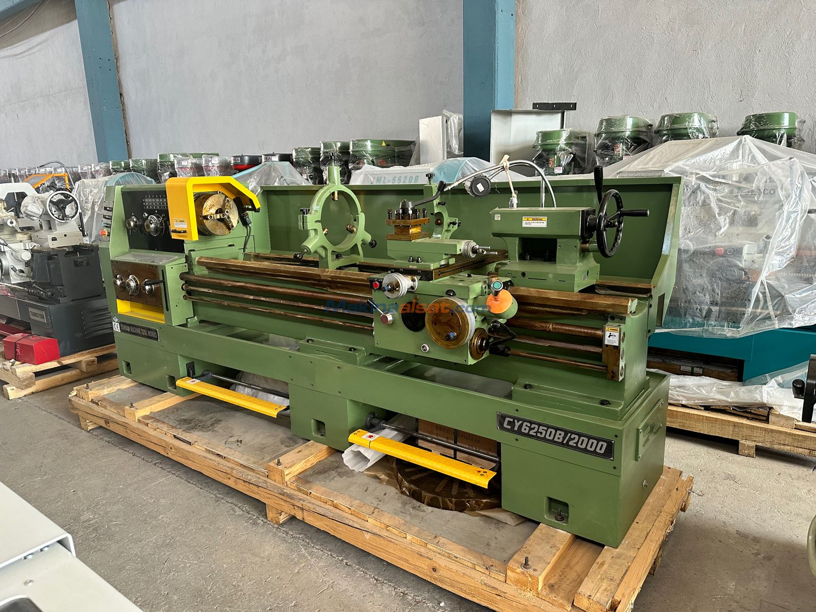 Satılık ikinci el YUNNAN CY6250B/2000- 2 METRE Universal Torna