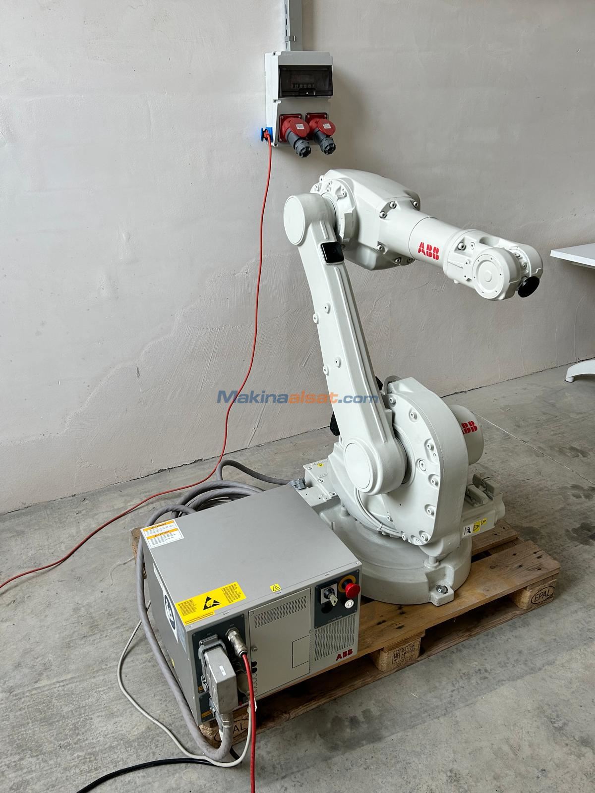 ABB IRB 1600-10/1.45 - MODEL YILI 2017 - ENDÜSTRİYEL ROBOT