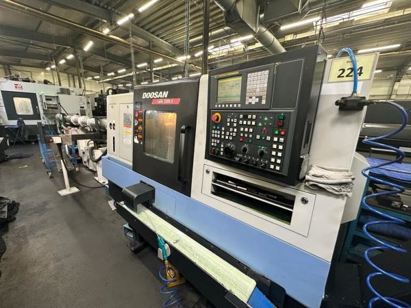 CNC Lathe DOOSAN LYNX 220 LSA