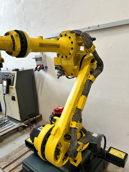FANUC R-1000İA 80F - MODEL YILI 2012 - ENDÜSTRİYEL ROBOT