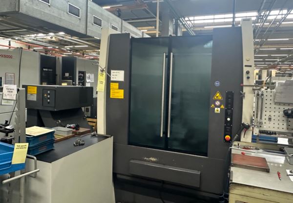 HÜLLER HILLE BLUESTAR 5 5 Eksen CNC İşleme