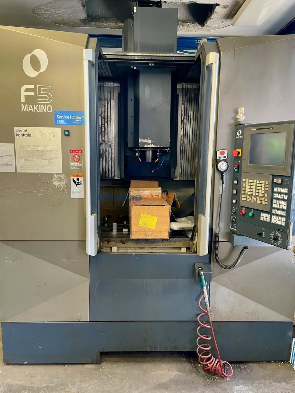 Machining Center (Vertical) MAKINO F5