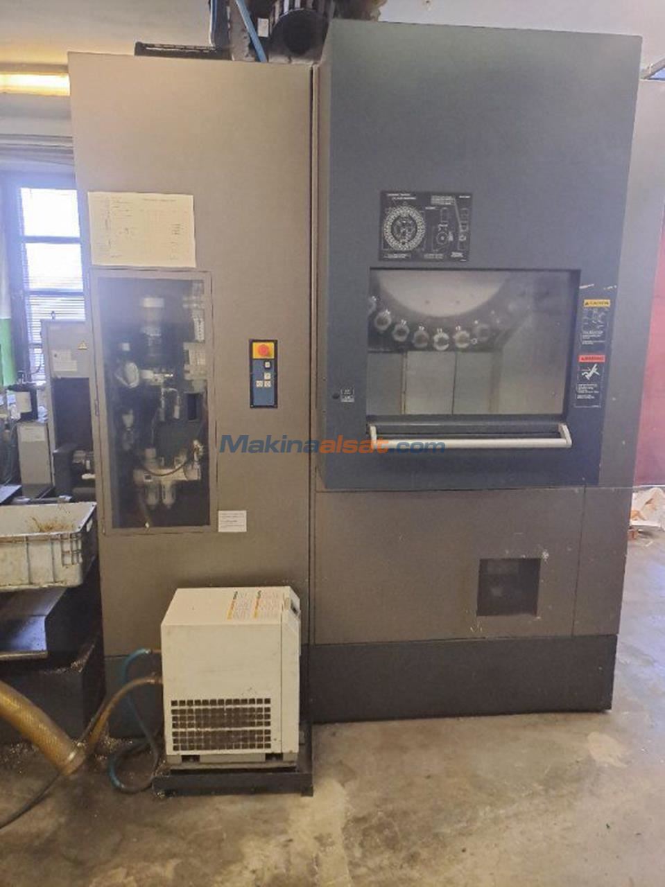 Machining Center (Vertical) MAKINO F5