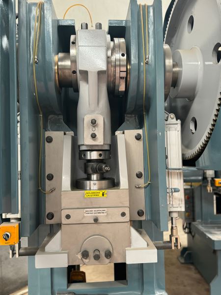 Sıfır 125 Ton (Hava Kavramalı) Eksantirk Pres