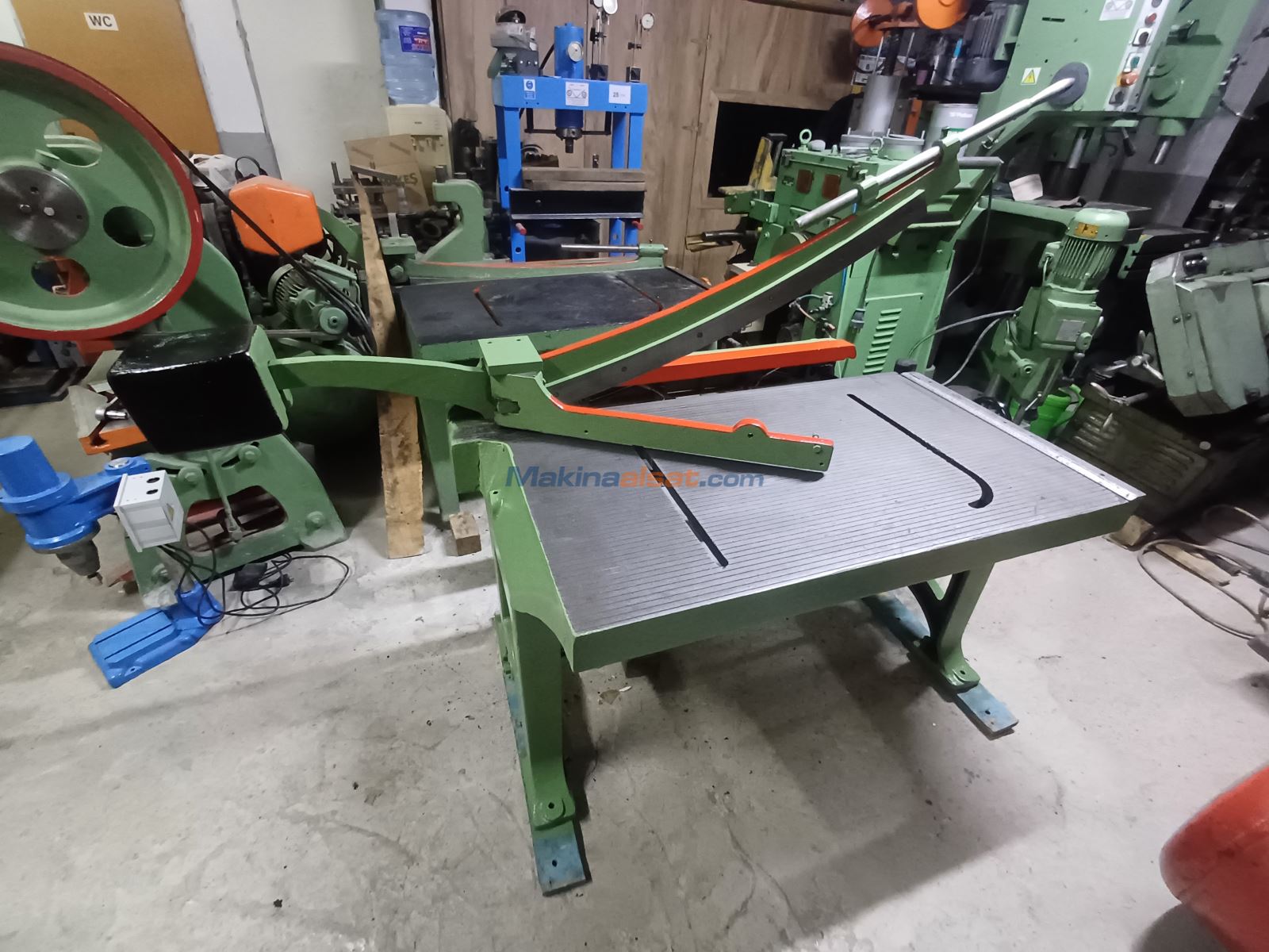 105 CM BAYKAL KOLLU GİYOTİN MAKAS