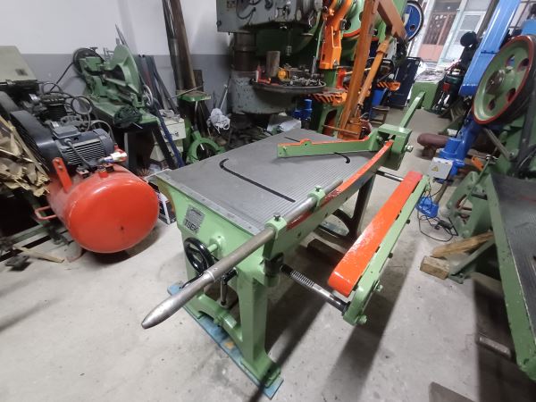 105 CM BAYKAL KOLLU GİYOTİN MAKAS
