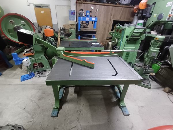 105 CM BAYKAL KOLLU GİYOTİN MAKAS