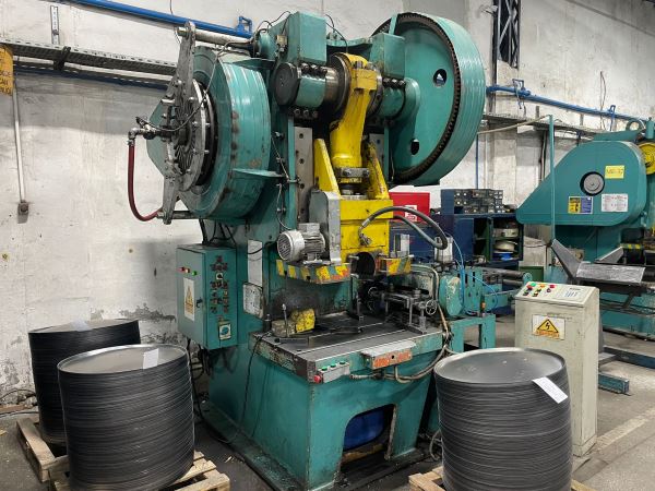 200 TON C TİPİ HAVA KAVRAMALI EKSANTRİK PRES
