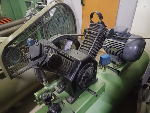 300 LİTRE BOSAN KOMPRESÖR