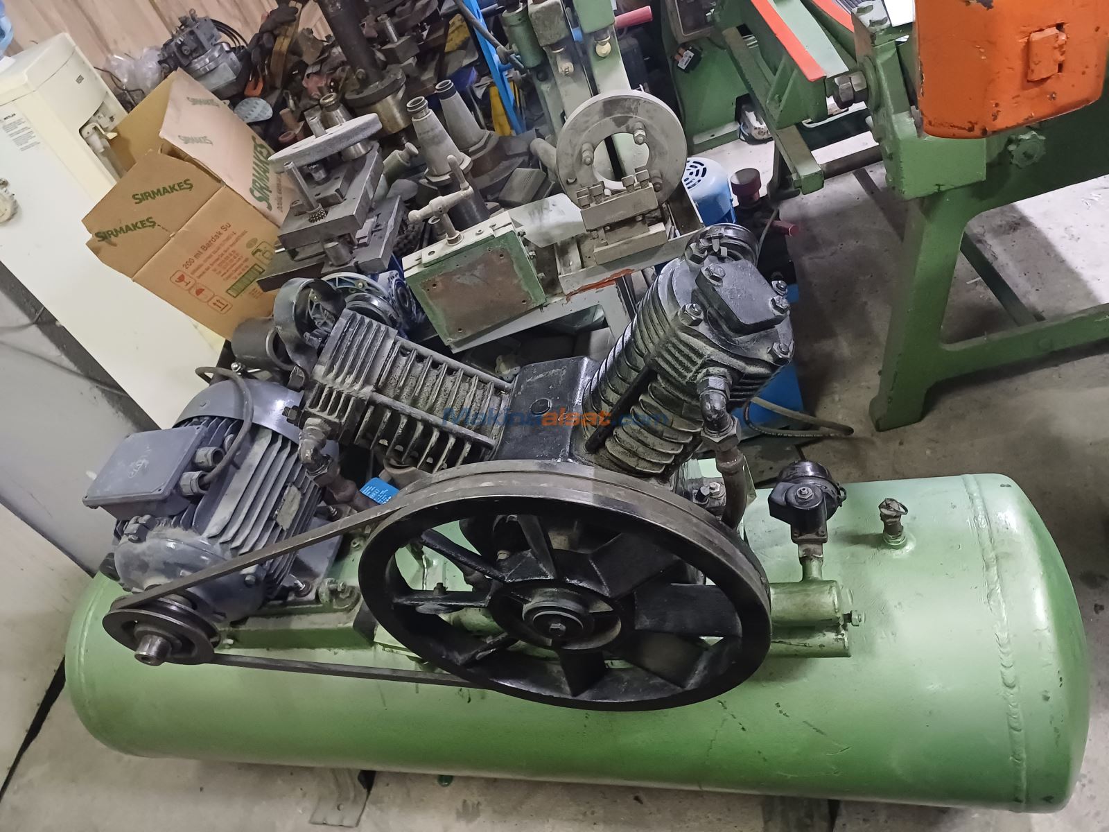 300 LİTRE BOSAN KOMPRESÖR