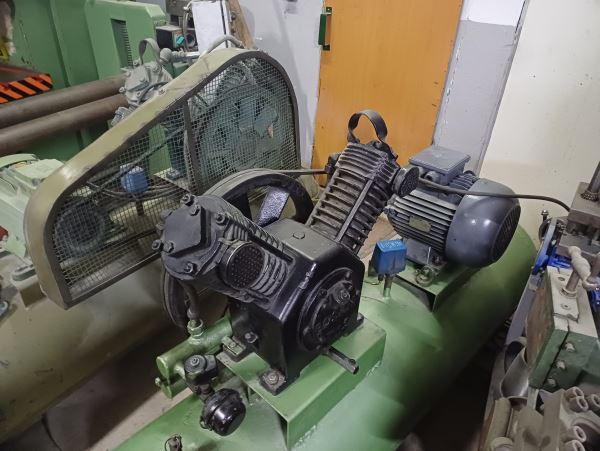 300 LİTRE BOSAN KOMPRESÖR