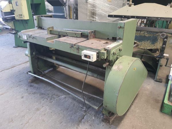 Baykal 1260 x 2.5 mm Motorlu Giyotin Makas