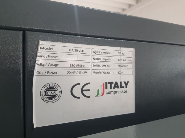 Stok Yeni İzkomp 15 kW Vidalı Kompresör