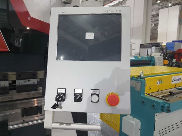 1250 mm - 30 Ton 4 Eksen Cnc Abkant Pres