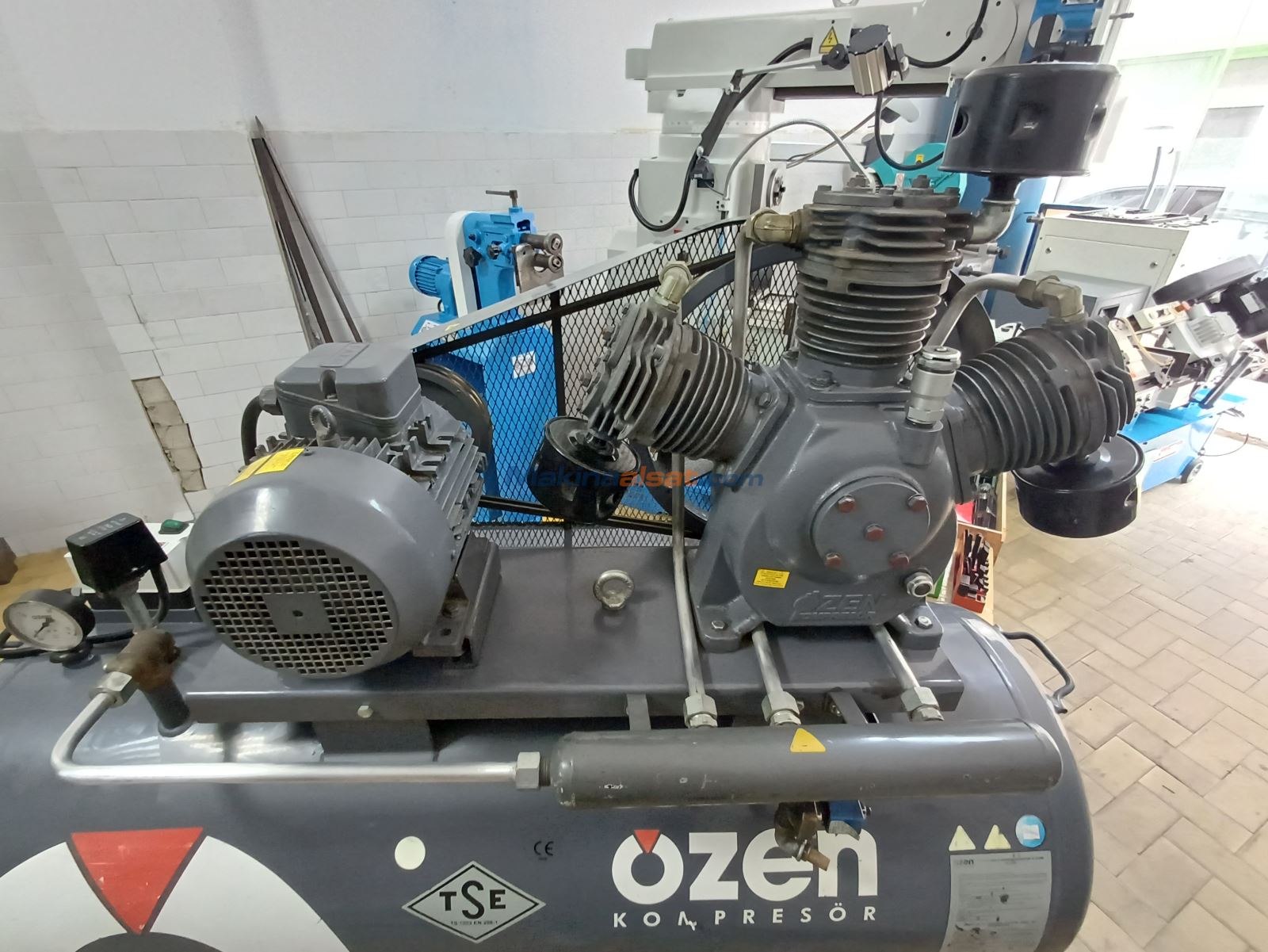 500 LİTRE ÖZEN  TК-500/3X110  PİSTONLU  KOMPRESÖR