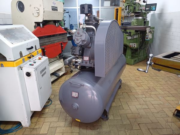 500 LİTRE ÖZEN  TК-500/3X110  PİSTONLU  KOMPRESÖR