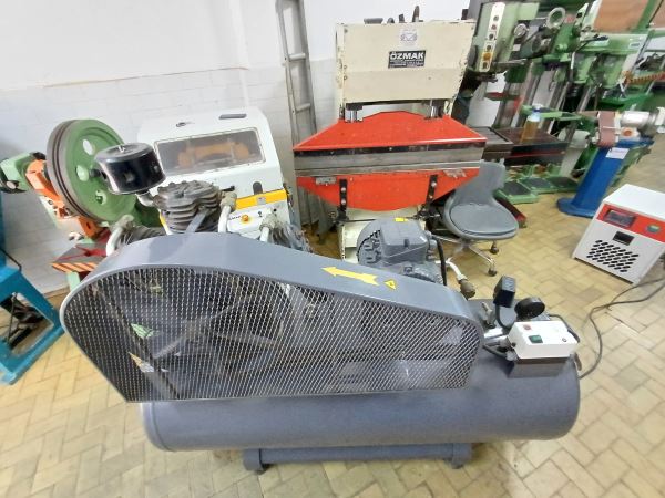 500 LİTRE ÖZEN  TК-500/3X110  PİSTONLU  KOMPRESÖR