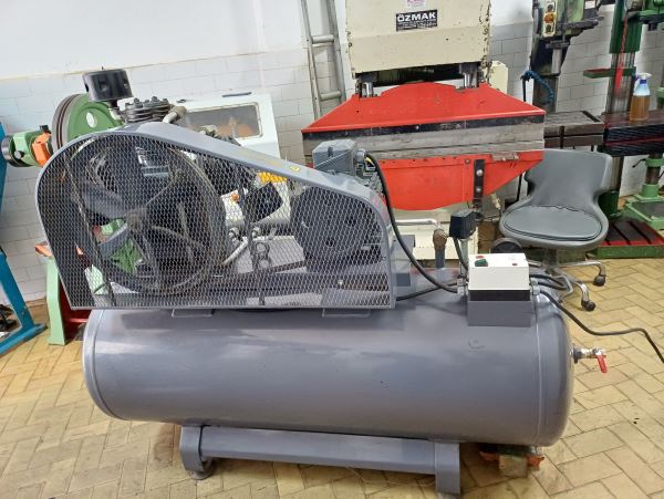 500 LİTRE ÖZEN  TК-500/3X110  PİSTONLU  KOMPRESÖR