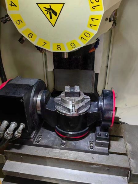 FANUC 5 EKSEN CNC İŞLEME MERKEZİ