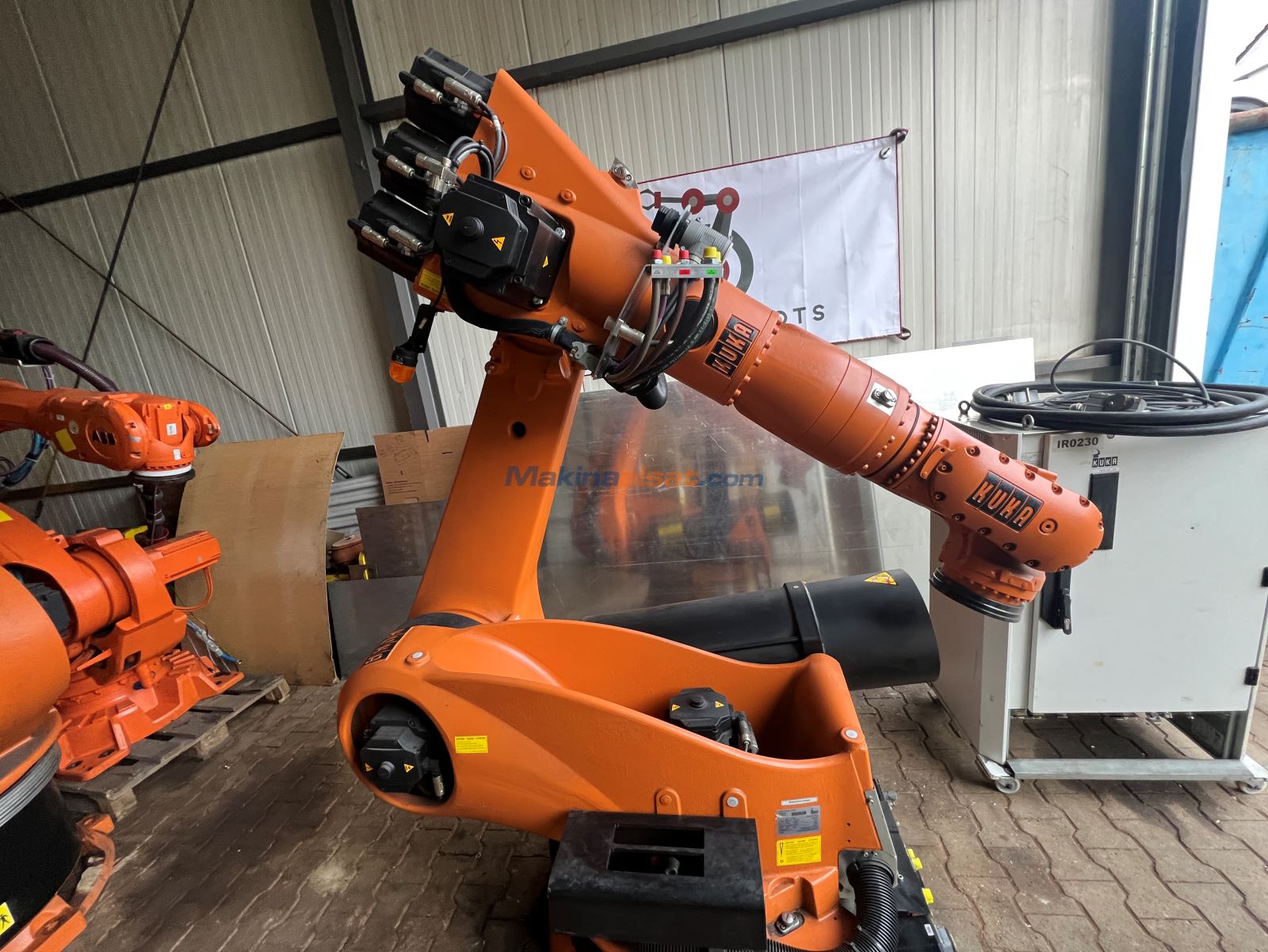 KUKA KR210 L180-2 K 2000 KRC2 ED05