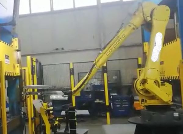 Fanuc M-710iC/20L (Long arm) Robot Kol