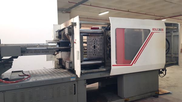 SERVO BOLE 260 TON PLASTİK ENJEKSİYON