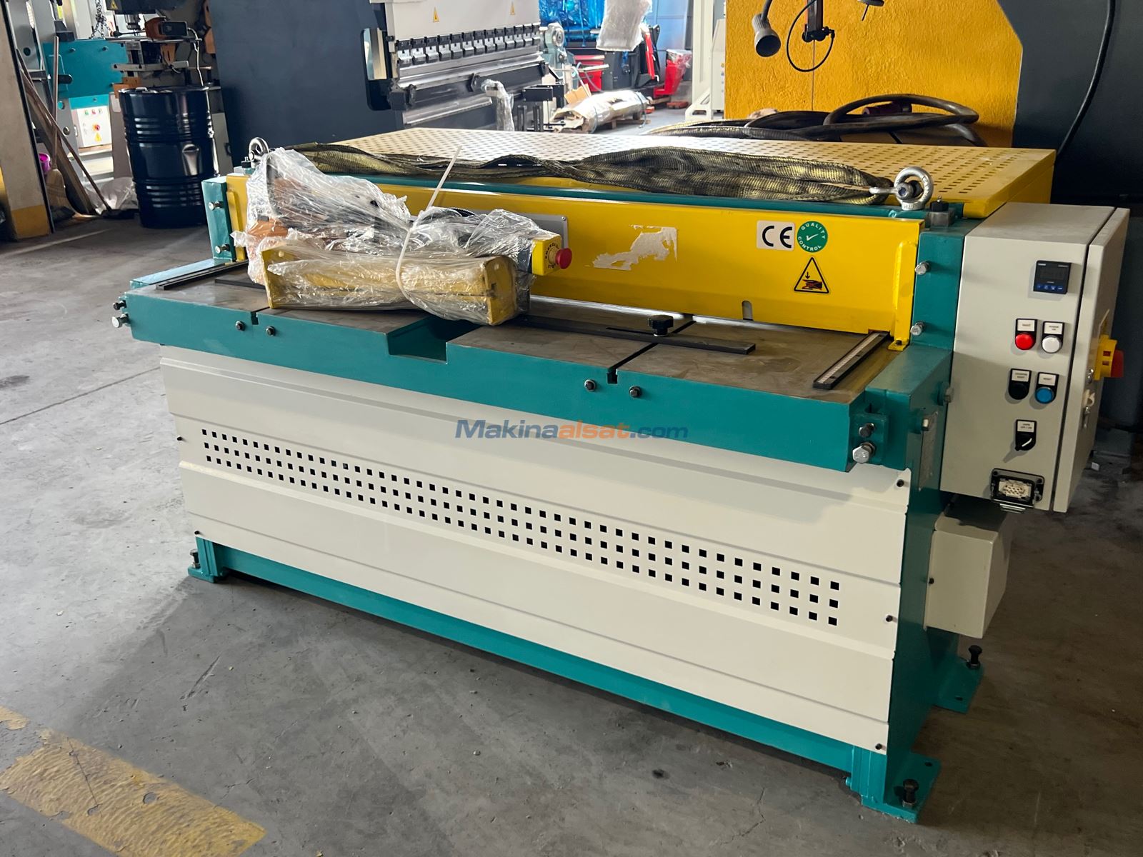 1550 x 2 MM REDÜKTÖRLÜ GIYOTIN