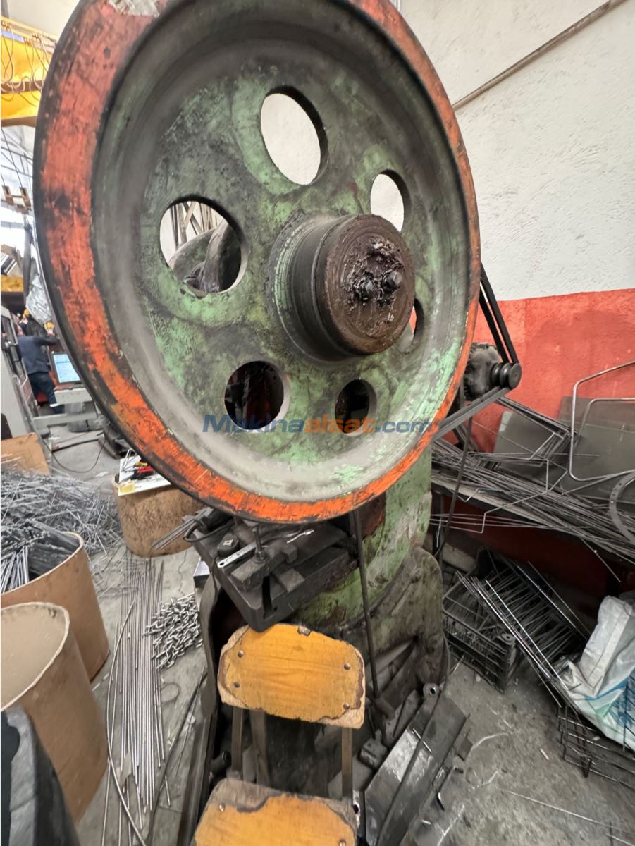 25 TON EKSANTRİK PRES DİŞLİ VE MEKANİK AKSAMI AŞINMAMIŞ MAKİNA