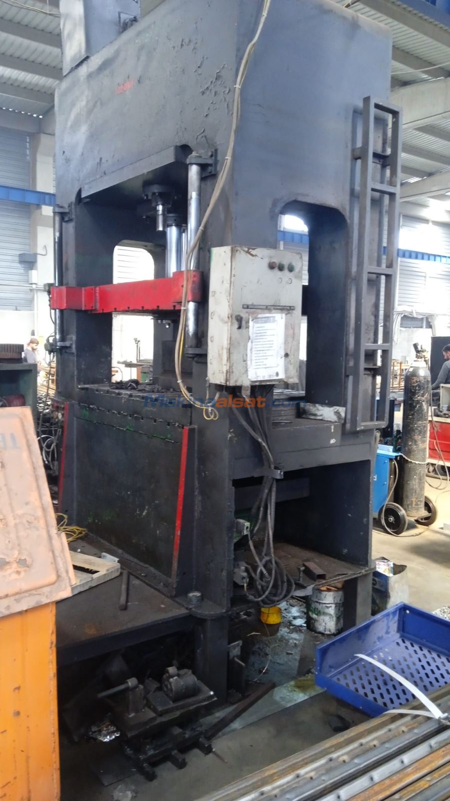 300 TON H HİDROLİK SIVAMA PRESİ