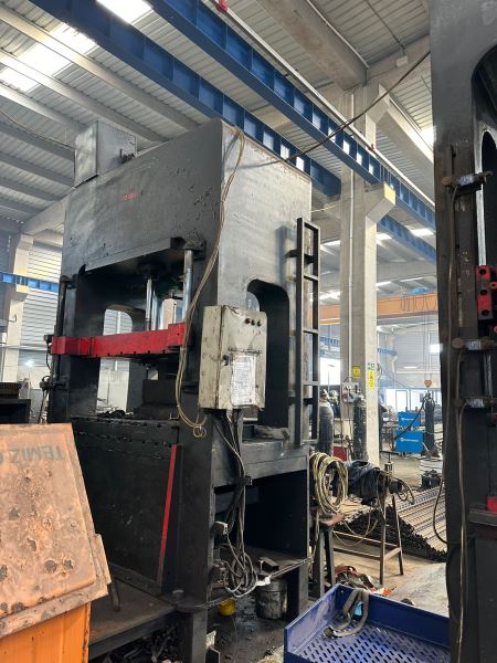 300 TON H HİDROLİK SIVAMA PRESİ