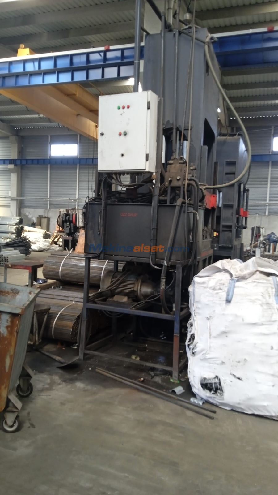 300 TON H TİPİ HİDROLİK SIVAMA PRESİ